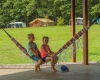 camping pour les enfants relaxant en dordogne