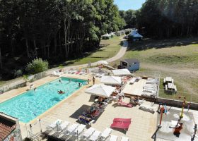 camping 3 etoiles piscine chauffée parc naturel